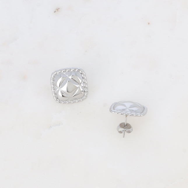 Boucles puces - pièce carrée effet matelassé et torsadé