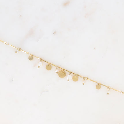 Bracelet - maillons longs, perles d'eau douce et pampilles rondes