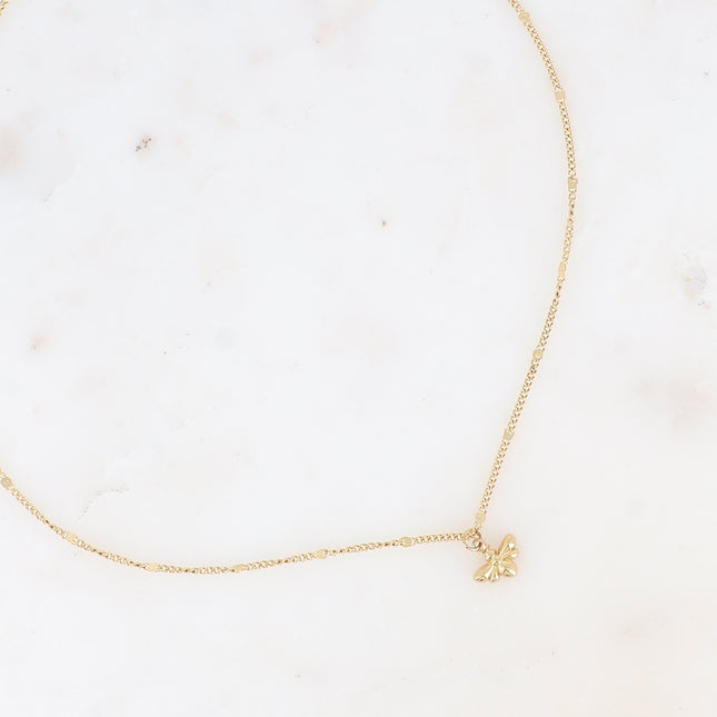Necklace - flat alternating curb chain, small bee pendant