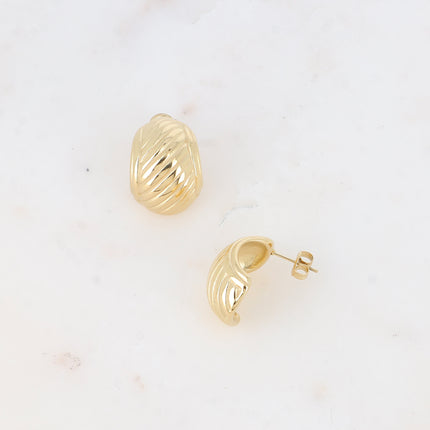 Stud earrings - grooved piece, curved oval