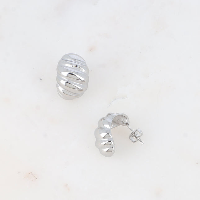 Boucles puces - pièce ovale incurvée, allures coquillage