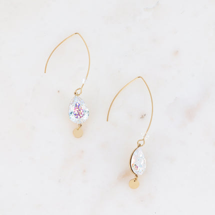 Boucles pendantes - long crochet orné de cristaux de Swarovski® goutte 10x14mm et toupie