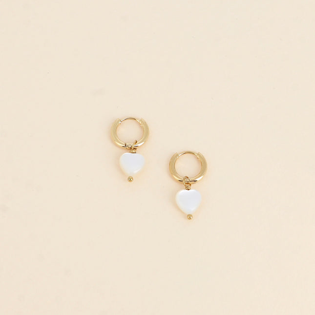 Mini créoles - coeur nacré blanc