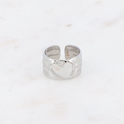 Bague - anneau martelé avec coeur ajouré