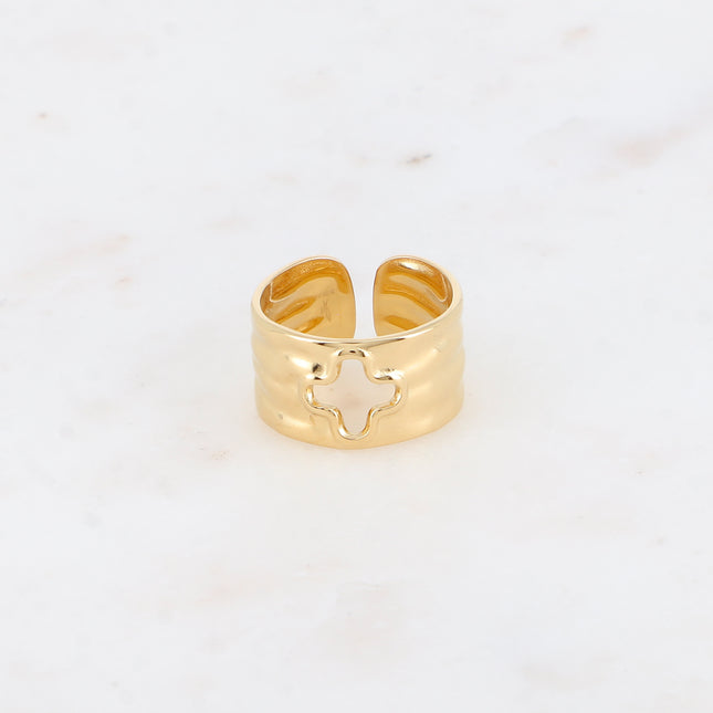 Bague - anneau martelé avec trèfle ajouré