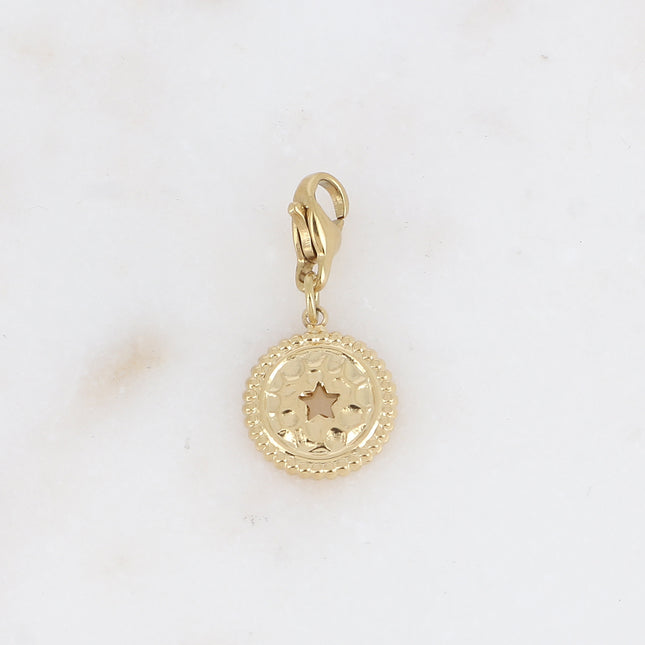 Charm - médaillon rond martelé et étoile ajourée