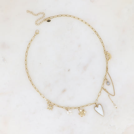Collier - maille aux anneaux ovales avec breloques (coeur nacré, fleur, étoile, perles d'eau douce, lune, cristaux)