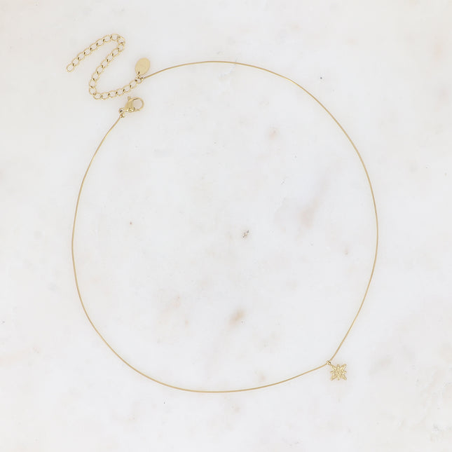 Necklace - fine snake-type chain with small star pendant