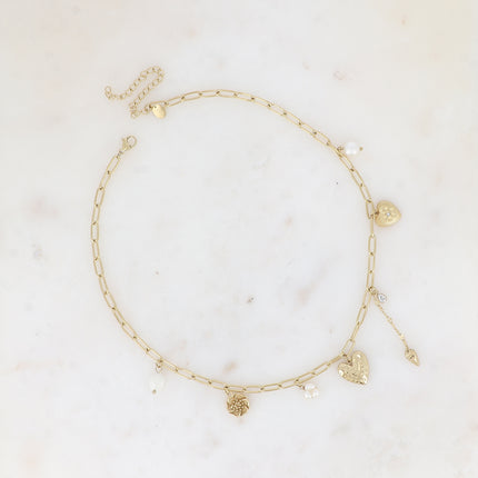 Collier Bethany - maille ovale avec breloques (coeurs, fleur, étoiles, perles d'eau douce, pâtes de verre et cristaux)