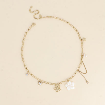 Collier - maille avec fleur nacrée 23mm et breloques (fleurs, papillon, cristal et perles d'eau douce)