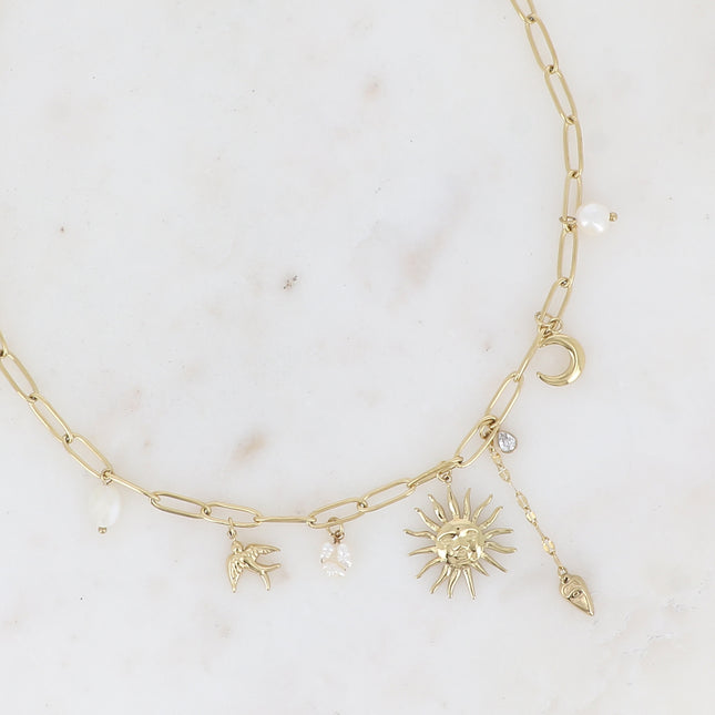 Collier Isméria - maille avec breloques (soleil, coeur, lune, oiseau, perles d'eau douce et cristal)