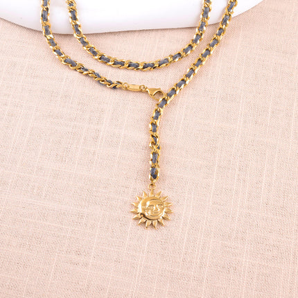 Chaîne de ventre Lioren - maille et tissu tressé, pendentif éclipse, lune et soleil