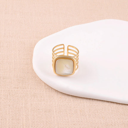 Bague large - 5 rangs martelés et pierre naturelle carrée