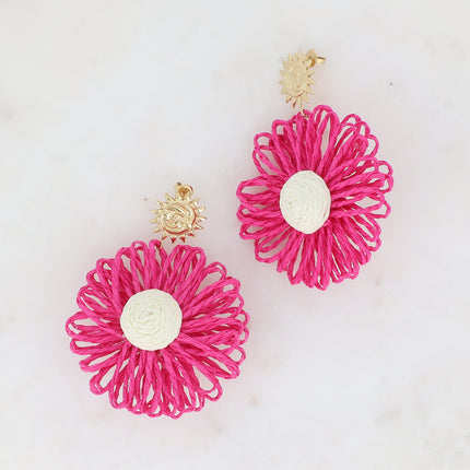 Boucles pendantes Ondalya - pièce éclipse avec fleur en raphia synthétique