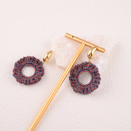 Boucles pendantes - pièce goutte et pièce en tissu tressé formant fleur