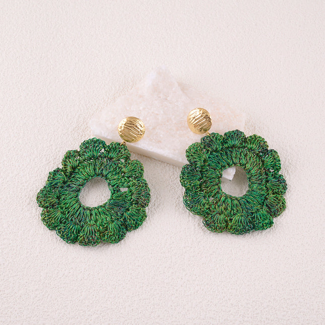 Boucles pendantes Calyma - pièce ronde et pièce en tissu tressé formant fleur
