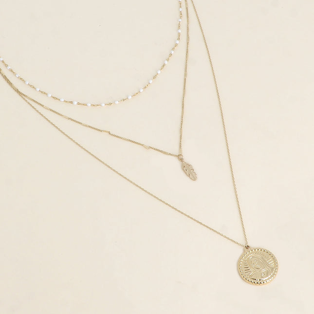 Collier - 3 rangs, maille émaillée, plume et médaillon de la Madone