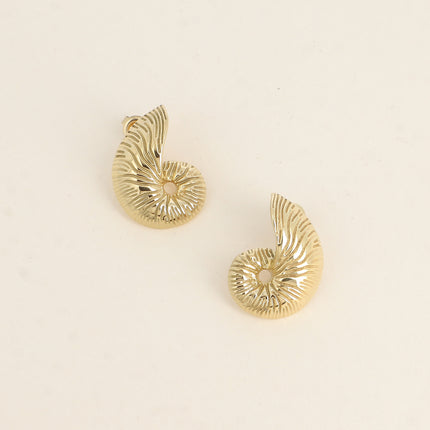 Boucles puces Alina - motif coquillage texturé