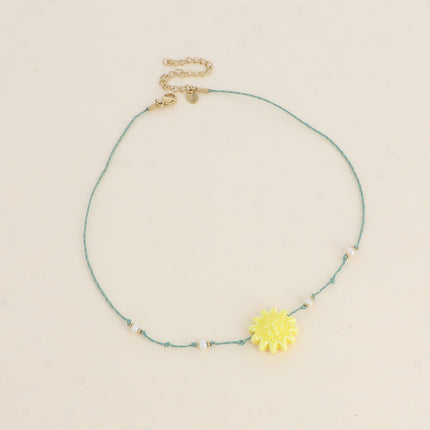 Collier sur cordon - ras de cou, perles d'eau douce et soleil en céramique émailée