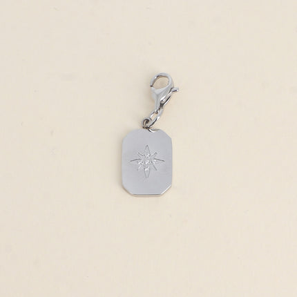 Charm - plaquette avec étoile en oxydes de zirconium