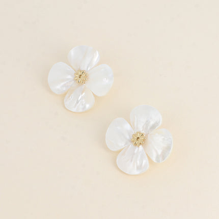 Boucles puces - fleur nacrée 34mm