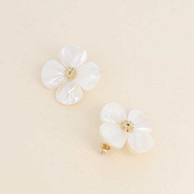 Stud earrings - mother-of-pearl flower 34mm