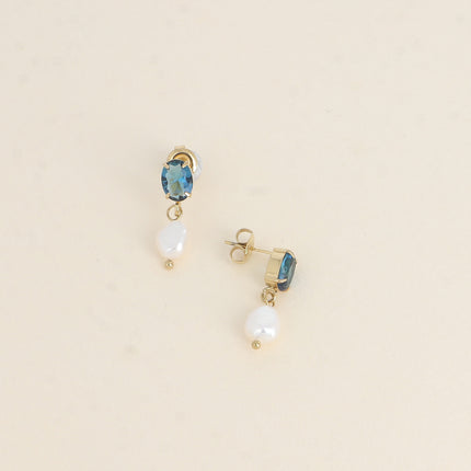 Boucles pendantes - cristal ovale et perles d'eau douce