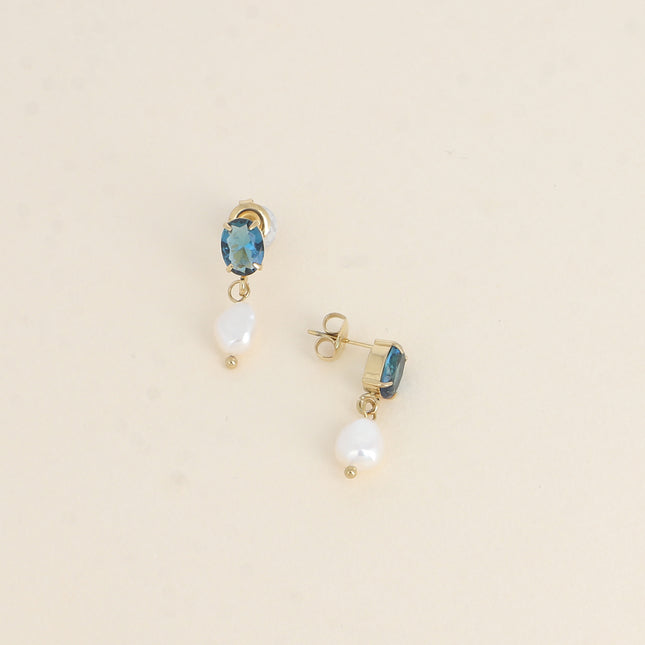 Boucles pendantes - cristal ovale et perles d'eau douce