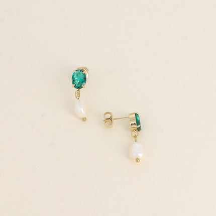 Boucles pendantes - cristal ovale et perles d'eau douce