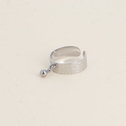 Bague - anneau martelé et pampille petite boule