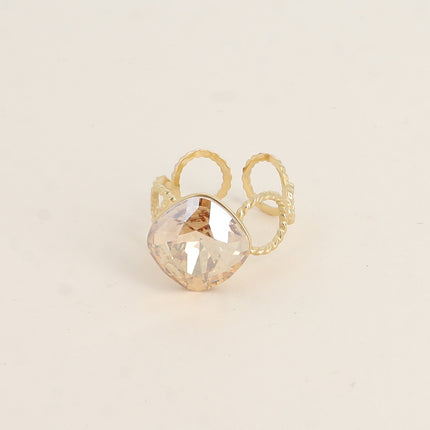 Bague Dasia - anneau aux cercles striés et orné de cristaux Swarovski®