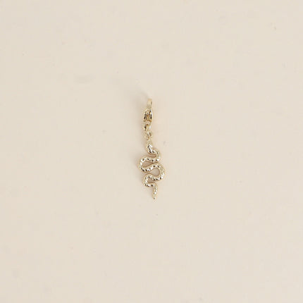 Charm - pendentif serpent texturé