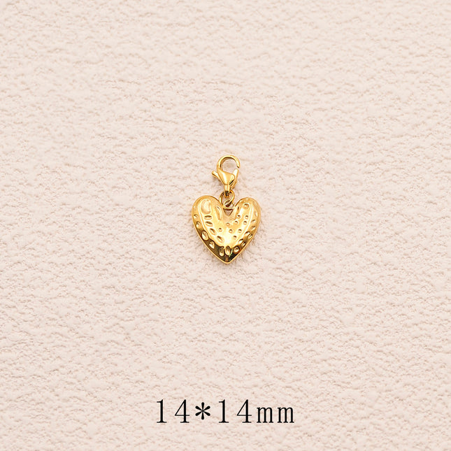 Charm Nubea - coeur aux petits points gravés