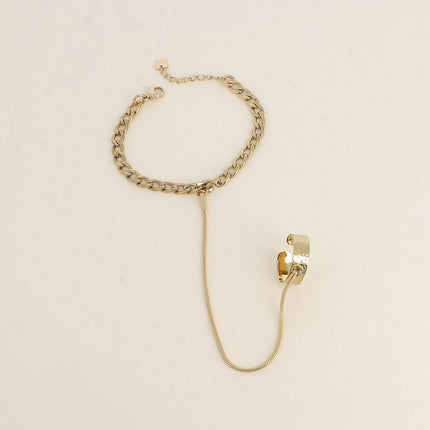 Chaîne de main - bague martelée, mailles gourmette et lien serpent