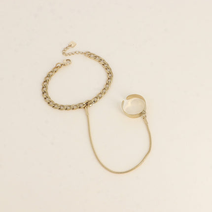 Chaîne de main - bague martelée, mailles gourmette et lien serpent