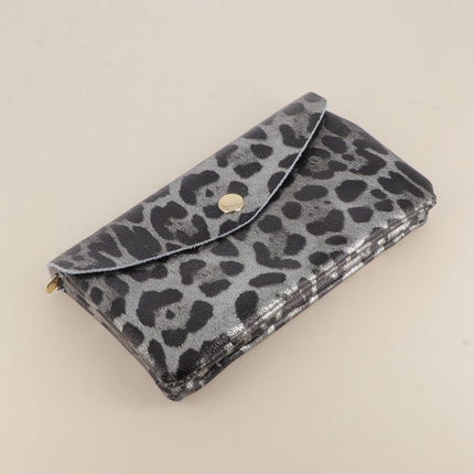 Pochette Barcelone Léopard - 1 bouton aimanté, 1 zip et 3 poches