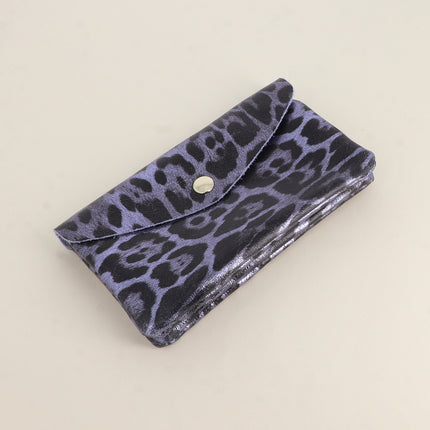 Pochette Barcelone Léopard - 1 bouton aimanté, 1 zip et 3 poches