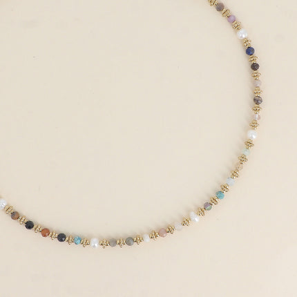 Collier sur câble Suzie - perles en acier, perles d'eau douce et pierres naturelles