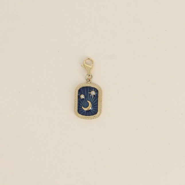 Charm Aquila - plaquette en émail avec lune, étoiles et oxydes de zirconium