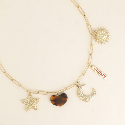 Collier - lune, soleil et étoile martelés, plaquette AMOUR en émail et un coeur en résine léopard