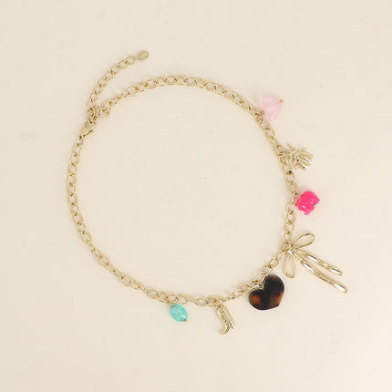 Collier - coeurs, botte, noeud papillon, scarabée, éléphant en résine