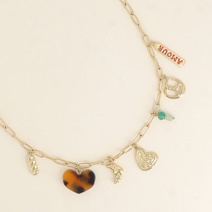 Collier - coeurs, plaquette AMOUR en émail, croissant, bretzel et perles