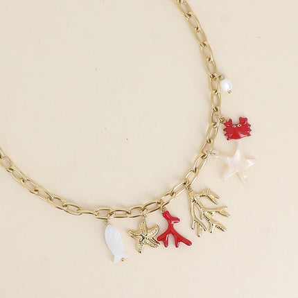Collier - pièce en forme de corail, morceau nacré, pierres naturelles et cauri naturel