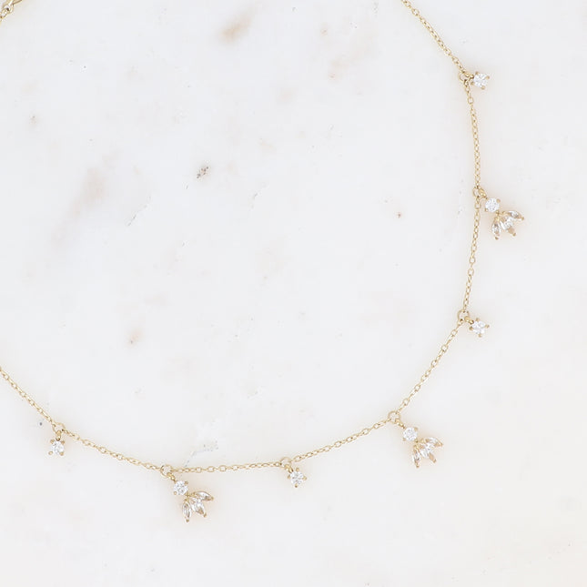 Collier Katarina - petites breloques en motif feuillage en oxydes de zirconium