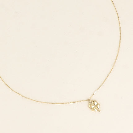 Collier - pendentif trèfle
