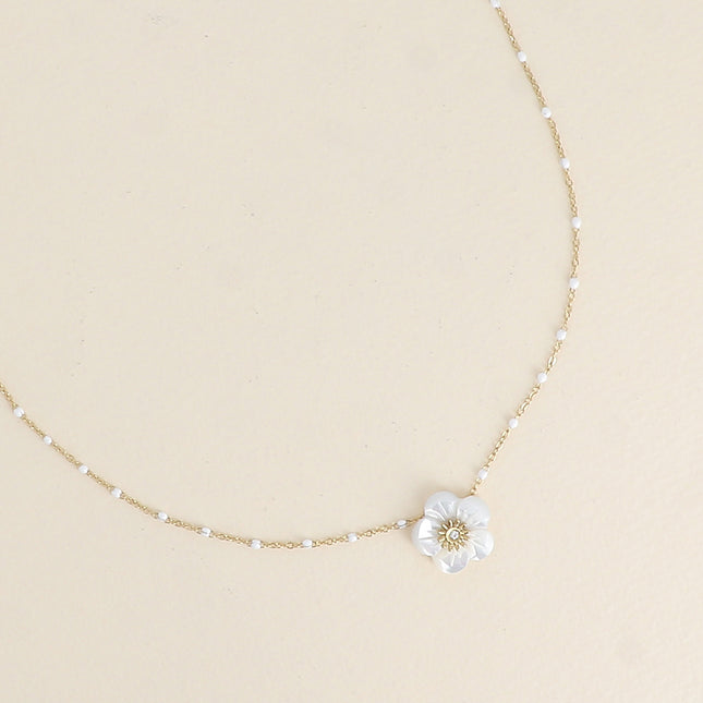 Collier - chaîne émaillée et fleur nacrée