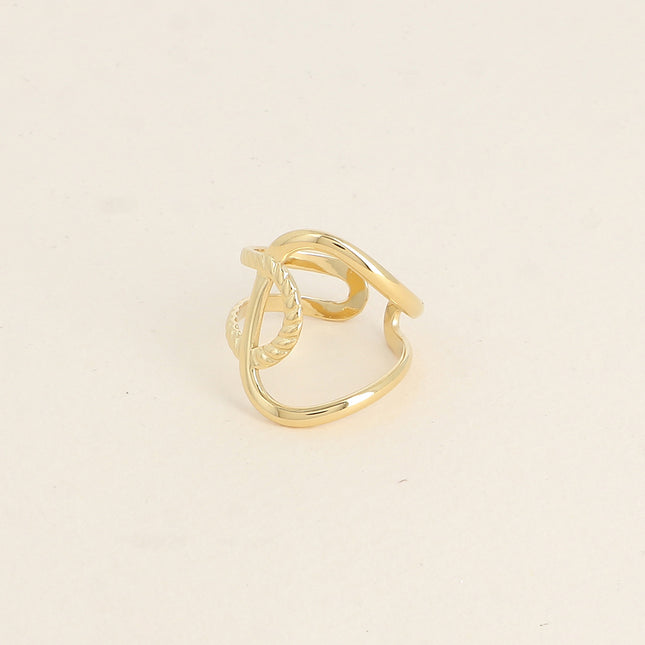 Wide ring - crisscrossing lines