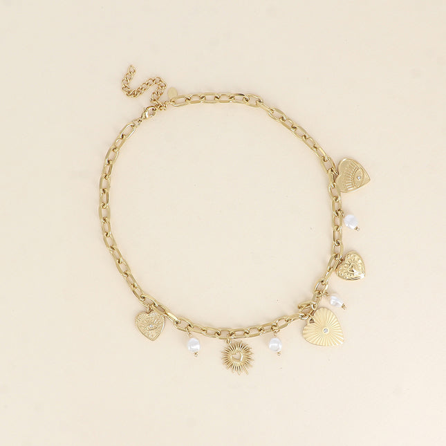Collier - maillons ovales, breloques coeurs, perles de résine blanche