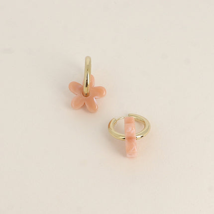 Creole earrings - 18mm resin flower