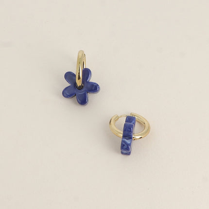 Creole earrings - 18mm resin flower